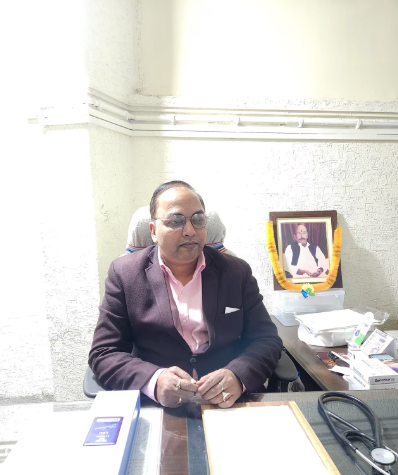 Dr. Ashutosh Singh in consultation room